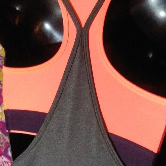 NWOT-UNDER ARMOUR TANK/BRA - Picture 5 of 5